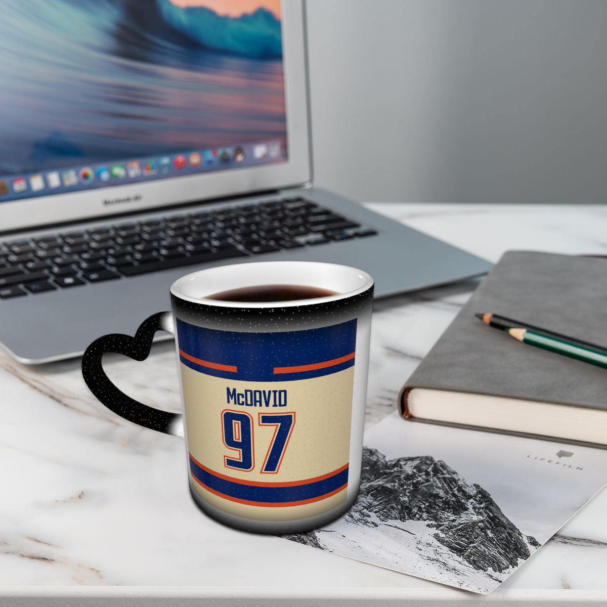 Alternative To Coffee And Tea - Tazza Alternativa Connor McDavid, Divertente Tazza